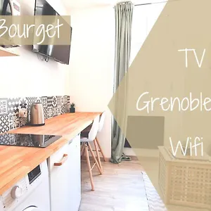 https://le-bourget-petit-studio-grenoble.hotels-rhonealpes.com